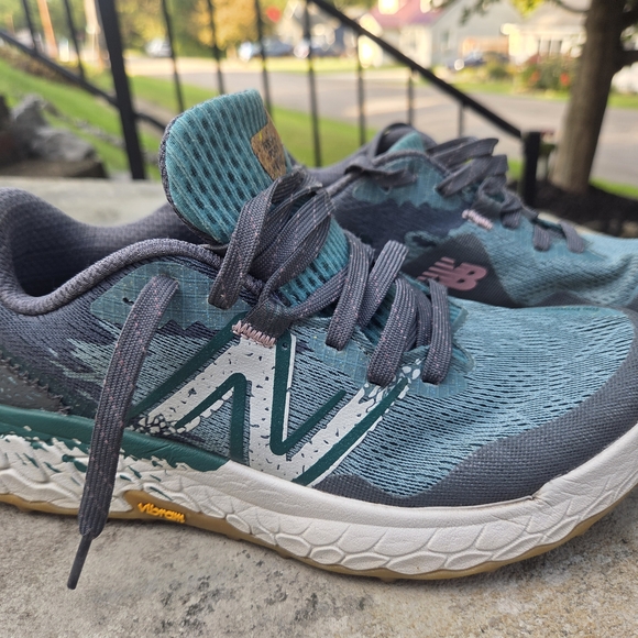 New Balance Women's X Hierro V7 Trail Running Shoe, Faded Teal/Graphite/Grey - Picture 2 of 6
